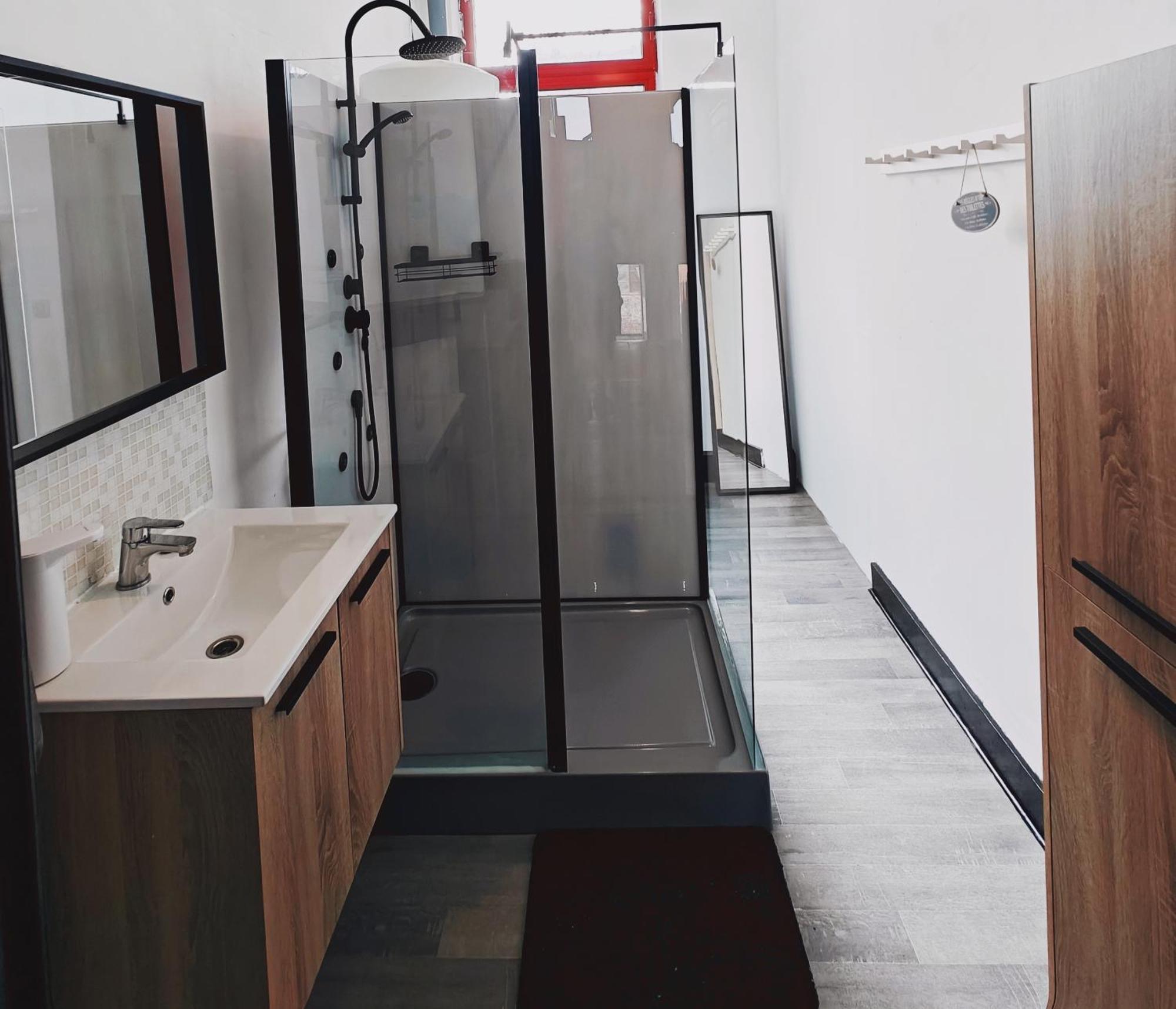 Chambre Privee Au 3E Etage Sans Ascenceur En Plein Centre De Charleroi Lägenhet Exteriör bild